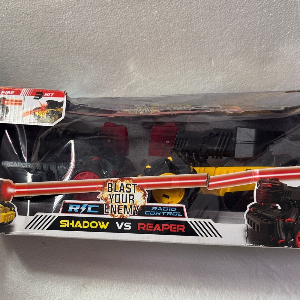 Shadow vs Reaper Toy Set - Yellow and Black